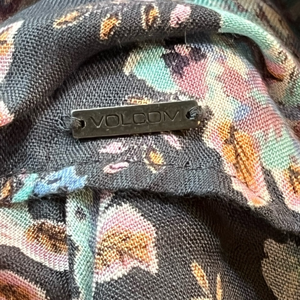VOLCOM DRESS - Picture 7 of 11